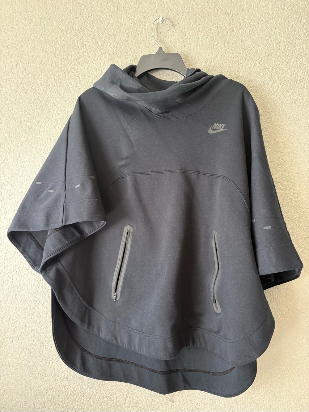 Nike Black Short-Sleeve Hooded Pullover Poncho